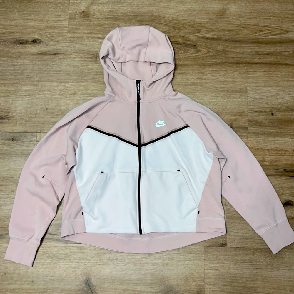 Women Nike Tech fleece